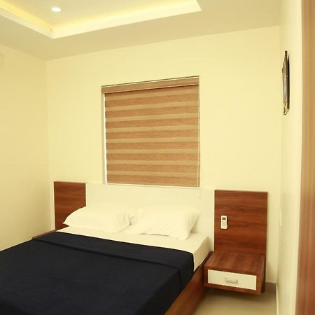 Dreams Residency Manjeri Esterno foto
