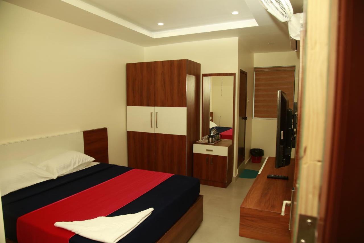 Dreams Residency Manjeri Esterno foto